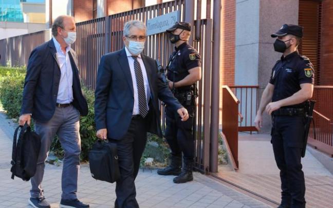 El coordinador de defensa de los exconsejeros del PDeCAT y exconsejero de Presidencia, Francesc Homs, se dirige al Tribunal de Cuentas El coordinador de defensa de los exconsejeros del PDeCAT y exconsejero de Presidencia, Francesc Homs, se dirige al Tribunal de Cuentas