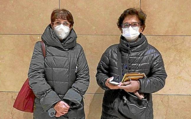 Francisca Terceño y María José Martínez, momentos antes de que comenzase el diálogo artístico.