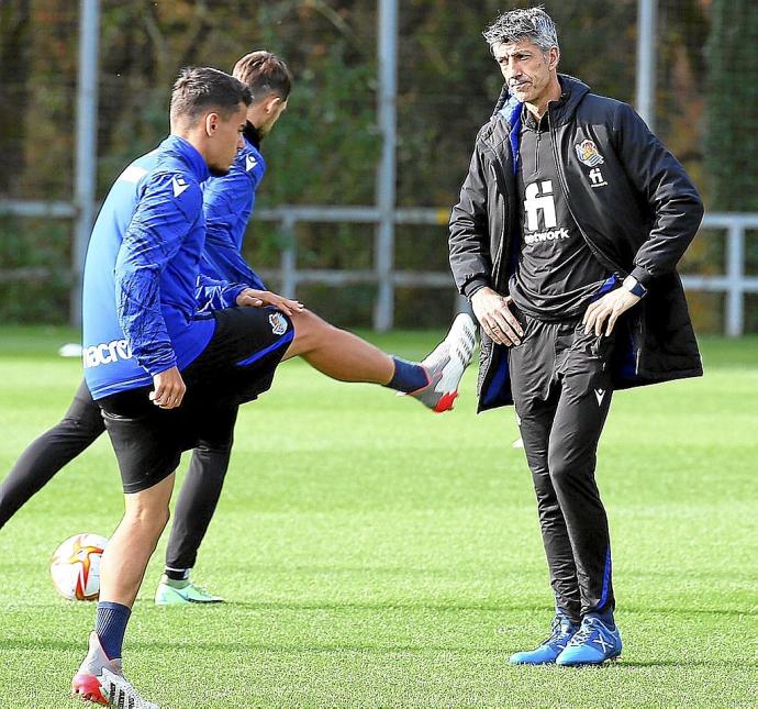 Imanol Alguacil, con cara de circunstancias, en un momento del entrenamiento de ayer en Zubieta. Foto: Gorka Estrada