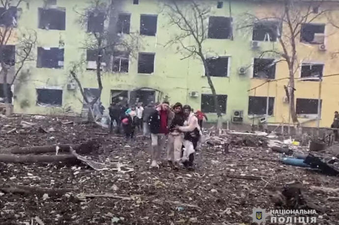 Imagen del hospital materno atacado en Mariupol.