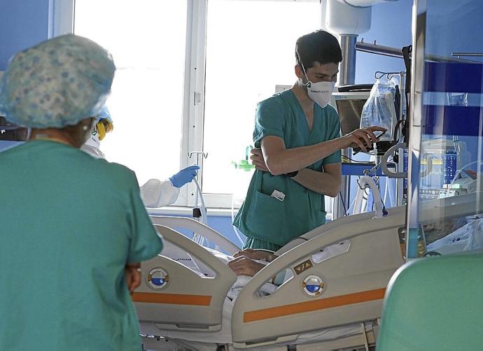 Los hospitales notan la presión dos semanas después del aumento de la incidencia. Foto: Pablo Viñas