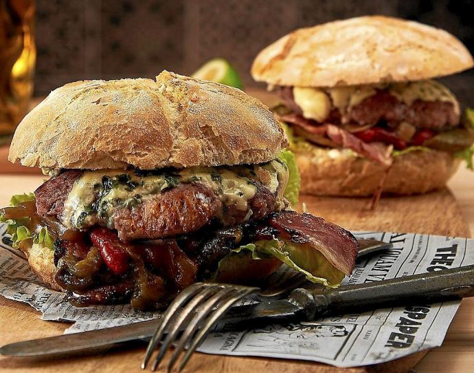 Hamburguesa en un establecimiento hostelero de Amurrio. Foto: DNA