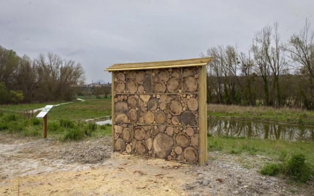 Hotel de insectos en Areatzea.