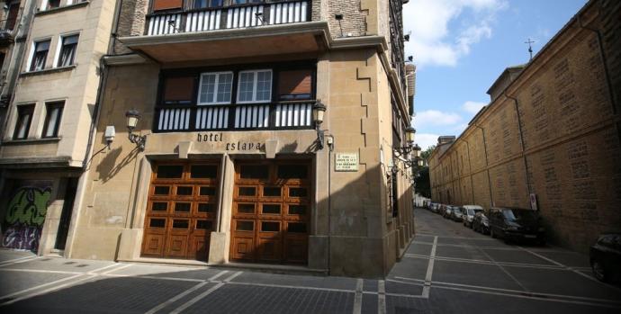 La fachada del nuevo Hotel Alda Centro Pamplona mantiene el aspecto original del antiguo Eslava, fundado en 1966.