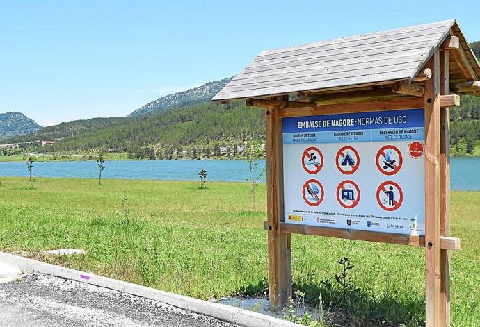 Playa de Nagore, en el valle de Arce, contigua al pueblo.