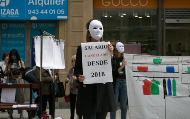 Protesta de trabajadoras del comercio textil de Gipuzkoa.