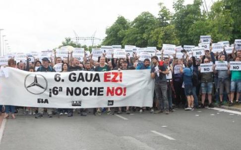 La manifestación matinal contó con el apoyo de todas las centrales sindicales que integran el comité de empresa. La manifestación matinal contó con el apoyo de todas las centrales sindicales que integran el comité de empresa.