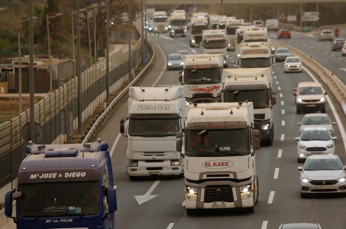 Tercera jornada de la huelga de transportistas en Murcia.