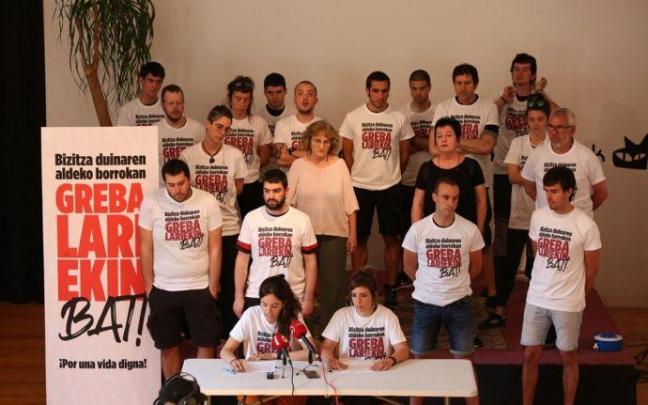 Momento de la rueda de prensa en Katakrak.