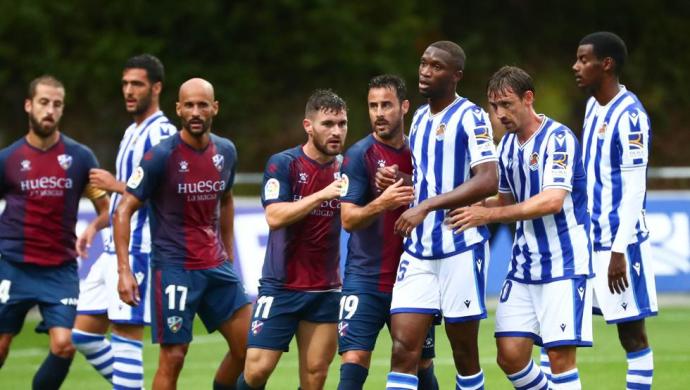 Un momento del amistoso que Real y Huesca disputaron el pasado verano en Zubieta.