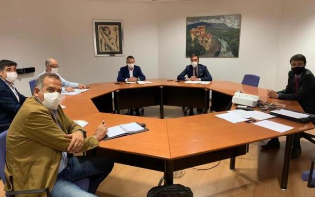 Reunión de Hurtado con las asociaciones de hosteleros vascos. Reunión de Hurtado con las asociaciones de hosteleros vascos.