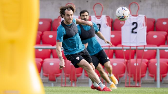 Ibai Gómez durante un entrenamiento en Lezama.