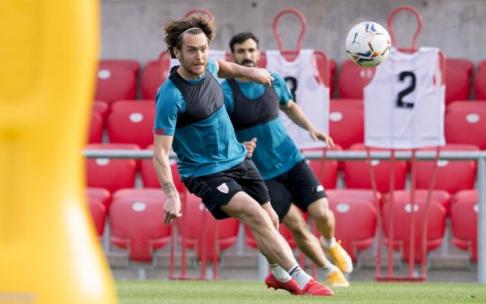 Ibai Gómez durante un entrenamiento en Lezama. Ibai Gómez durante un entrenamiento en Lezama.