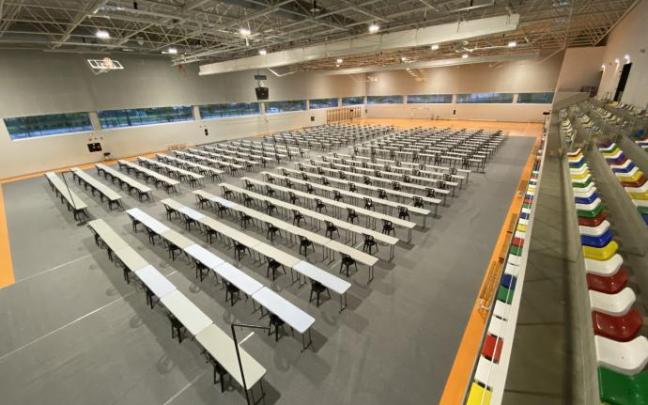 El centro cívico Ibaiondo espera a los opositores