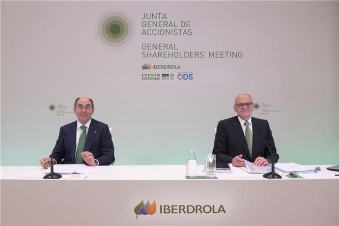 Galán y Martínez Simancas, en la junta de accionistas de Iberdrola celebrada ayer telemáticamente en Bilbao y que ratificó la gestión realizada por la compañía en el pasado 2020.