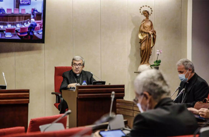 El secretario general y portavoz de la Conferencia Episcopal Española, Luis Argüello.