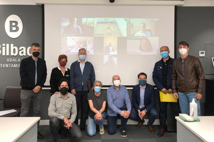 Hace dos semanas se celebró el último encuentro de la Mesa de la Diversidad religiosa en Bilbao. En la imagen los representantes de las religiones presentes.