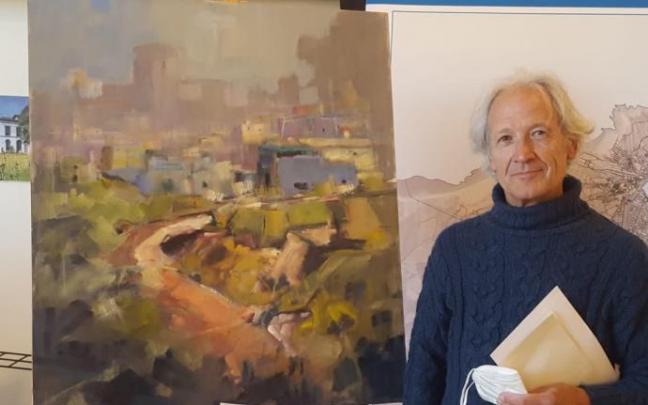 El pintor lesakarra Javier Igoa, con la obra que resultó premiada en el concurso de pintura al aire libre de Zumaia. El pintor lesakarra Javier Igoa, con la obra que resultó premiada en el concurso de pintura al aire libre de Zumaia.
