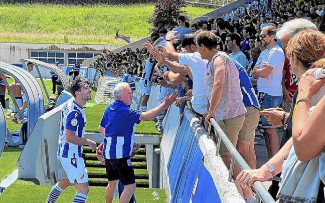 Beasain se ha volcado con su equipo en su camino hacia el ascenso y fueron muchos los aficionados que se acercaron a Zubieta este domingo.
