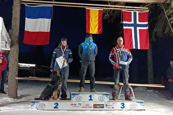 Iker Ozkoidi, en el podio del Mundian en Noruega el pasado 25 de febrero.