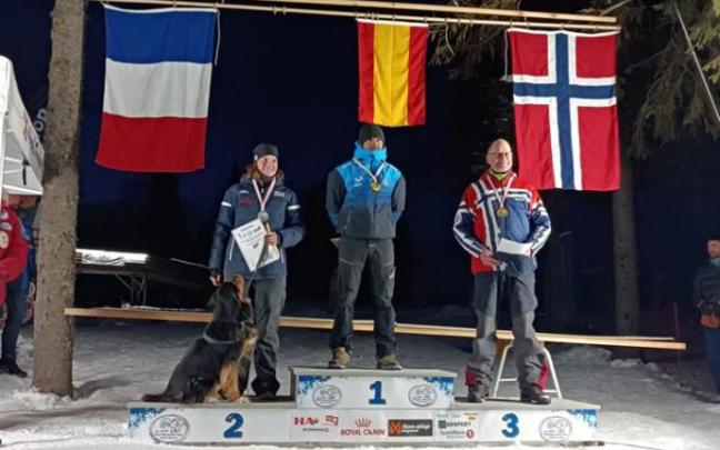 Iker Ozkoidi, en el podio del Mundian en Noruega el pasado 25 de febrero.