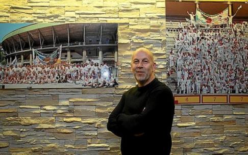 Iosu Santxez, en el local de la peña Oberena.