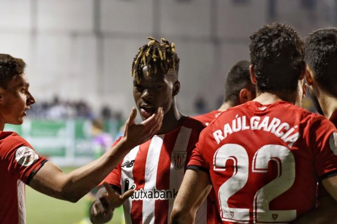 Nico Williams celebra uno de los goles ante el Atlético Mancha Real.