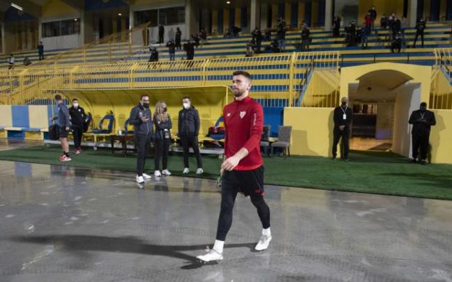 Unai Simón, durante el último entrenamiento del Athletic antes de la final. Unai Simón, durante el último entrenamiento del Athletic antes de la final.