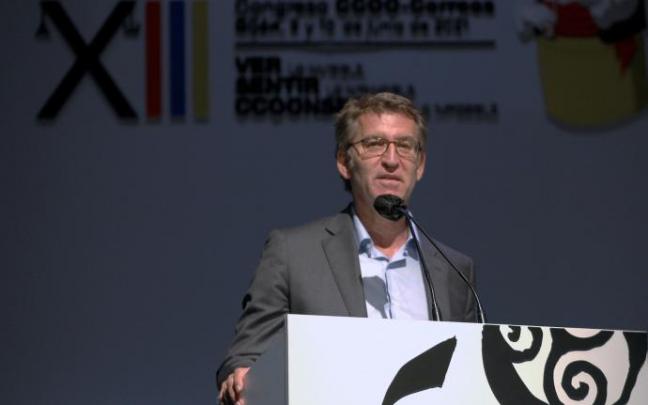 Alberto Núñez Feijóo, durante un acto de CCOO en Gijón en junio del pasado año.