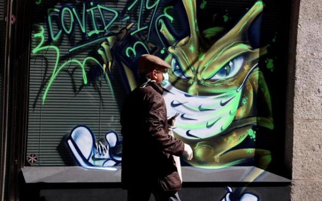 La mascarilla pasó de ser un elemento incómodo para protegernos del virus a un complemento de moda en los outfit.