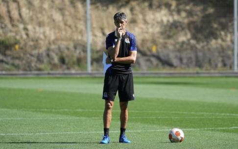 Imanol Alguacil ha convocado a 23 jugadores para el partido ante el PSV