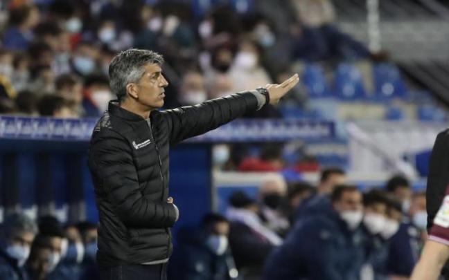 Imanol Alguacil, durante el partido de este domingo en Vitoria.