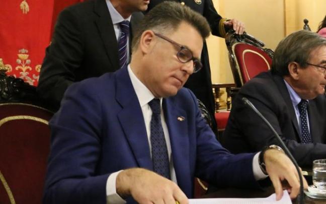 El secretario segundo de la Mesa del Senado, el jeltzale Imanol Landa El secretario segundo de la Mesa del Senado, el jeltzale Imanol Landa