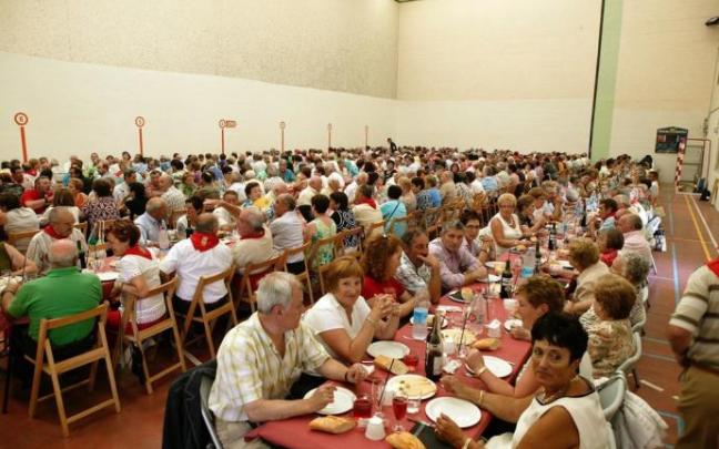 Una comida popular durante las fiestas patronales de Dicastillo. Una comida popular durante las fiestas patronales de Dicastillo.