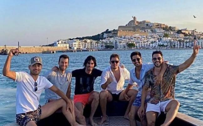 Dani Estrada, Imanol Agirretxe, Carlos Martínez, Gorka Elustondo, Markel Bergara y Alberto de la Bella. Dani Estrada, Imanol Agirretxe, Carlos Martínez, Gorka Elustondo, Markel Bergara y Alberto de la Bella.