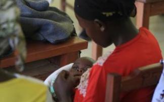 El grupo de mujeres supervivientes de Kalehe narra sus historias.