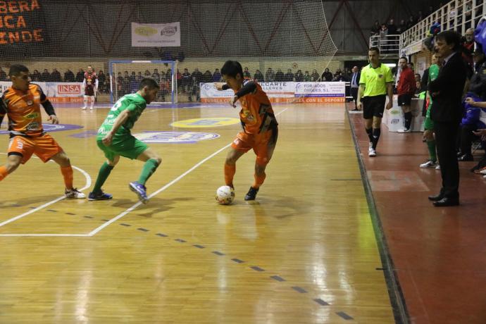 Imagen de un derby de 2018, con público en las gradas