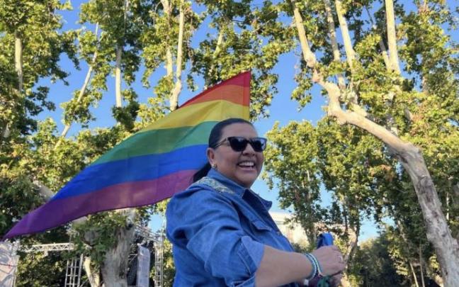 María del Monte durante el pregón del Orgullo de Sevilla. María del Monte durante el pregón del Orgullo de Sevilla.