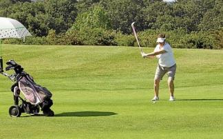 Las instalaciones de Izki-Golf han albergado más de mil torneos en un cuarto de siglo de actividad ininterrumpida. De las 632.458 salidas realizadas al campo, el 73% corresponde a abonados y el 27% restante a visitantes. Foto: Iñigo Foronda Las instalaciones de Izki-Golf han albergado más de mil torneos en un cuarto de siglo de actividad ininterrumpida. De las 632.458 salidas realizadas al campo, el 73% corresponde a abonados y el 27% restante a visitantes. Foto: Iñigo Foronda