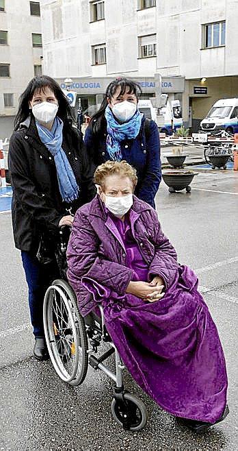 María Pilar y dos de sus hijas. Foto: Pilar Barco