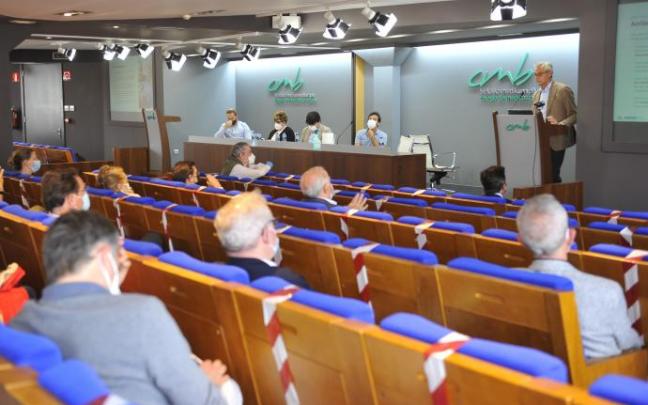 Ademi explicó ayer en el Colegio de Médicos su propuesta para conservar el control del Igualatorio. Ademi explicó ayer en el Colegio de Médicos su propuesta para conservar el control del Igualatorio.