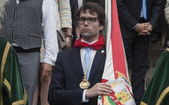 Iñaki García Calvo en la ofrenda floral a la Virgen Blanca durante las fiestas de La Blanca 2017