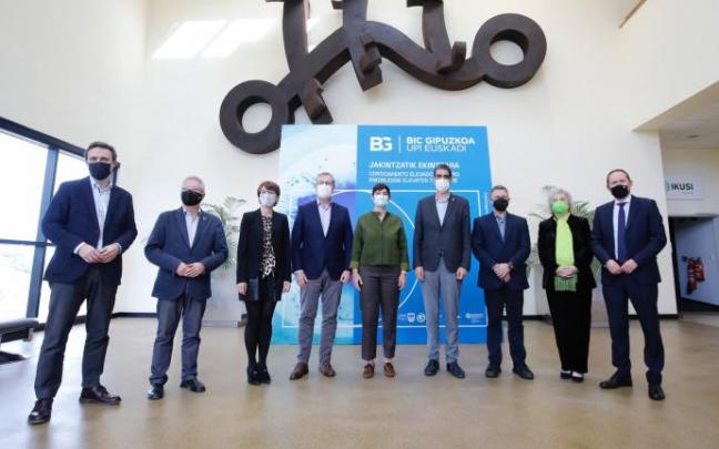 Representantes institucionales y de BIC Gipuzkoa en la inauguración de las instalaciones.