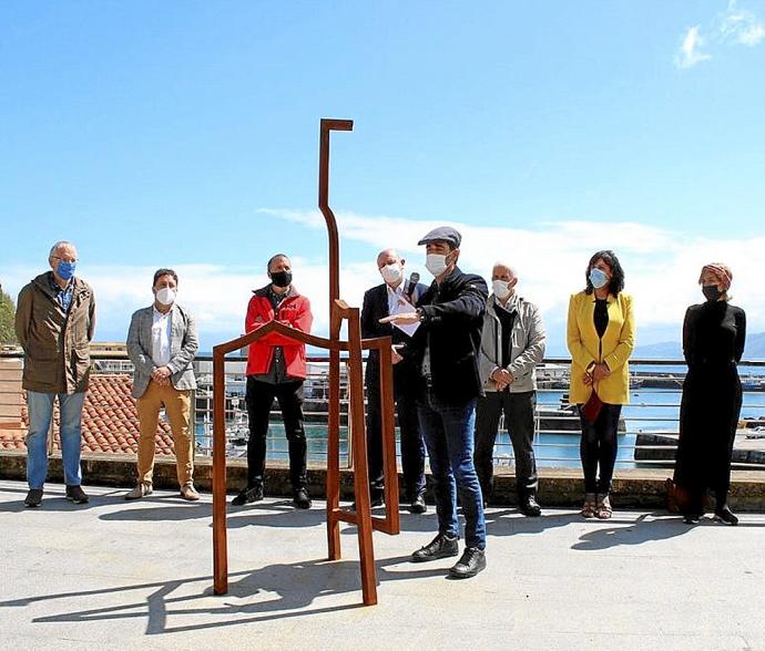 La escultura se encuentra en Artzape, junto al mar. Foto: A.Z.