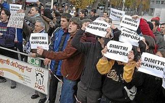 Incidentes en el banquillo del Alavés por parte de aficionados albiazules. ¡Hartazgo!