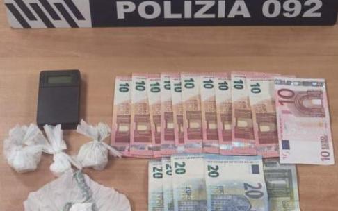 Material incautado por la Policía Local de Vitoria.