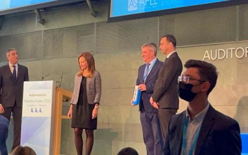 Fernández de Landa en la entrega del galardón.