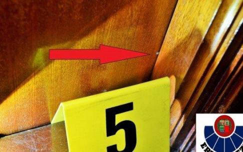 Marca hecha por ladrones en una vivienda de Vitoria.