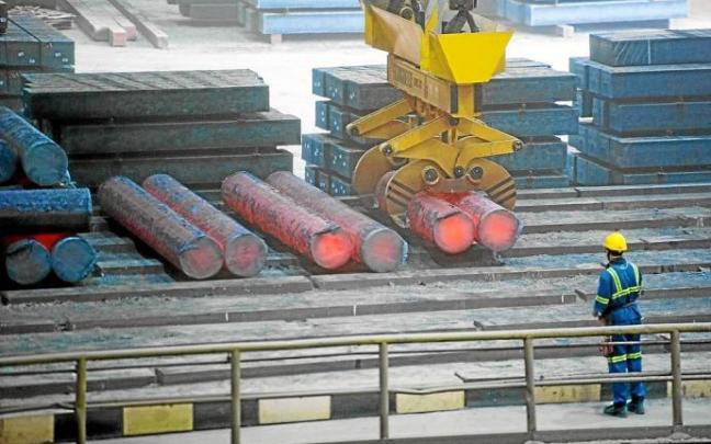 Tapia recuerda que muchas empresas vascas ya han parado y otras lo tendrán que hacer en días