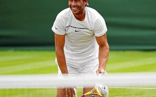 Rafa Nadal está disfrutando de sus entrenamientos en el All England Lawn Tennis Club de Wimbledon. Foto: Efe Rafa Nadal está disfrutando de sus entrenamientos en el All England Lawn Tennis Club de Wimbledon. Foto: Efe